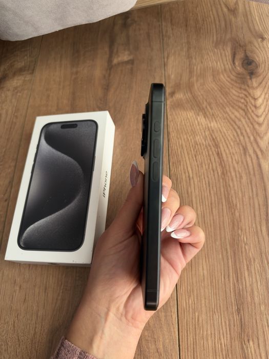 iPhone 15 pro - Черен Титан