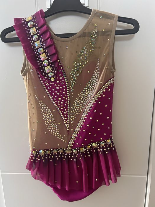 Costum gimnastica ritmica