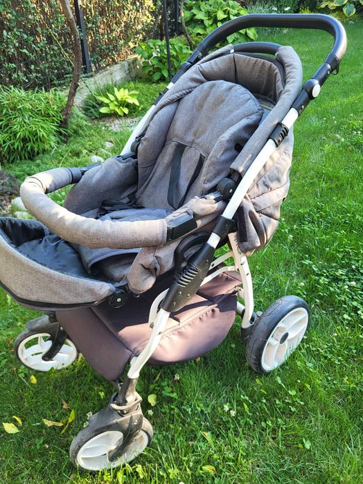 Бебешка количка със два коша лятен и зимен