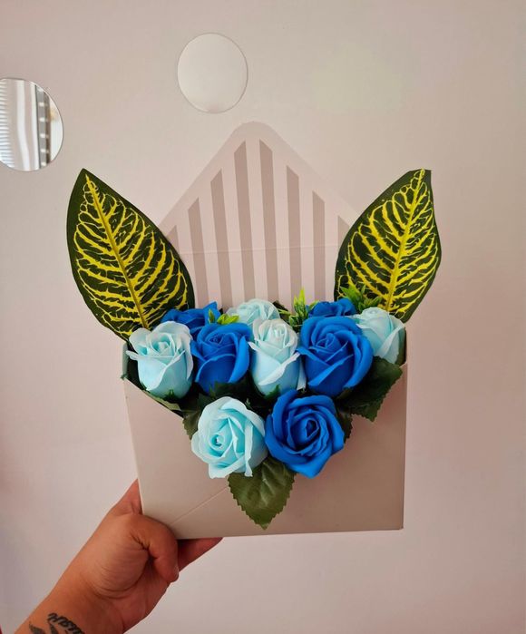 Кутии със сапунени рози