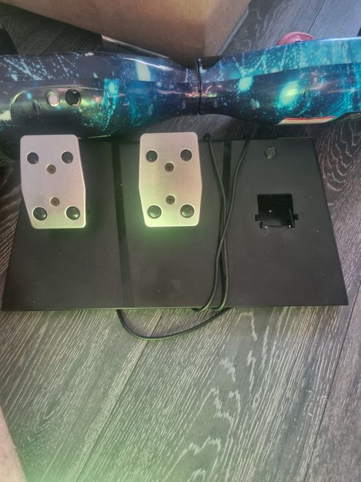 Vând volan gaming  funcționează