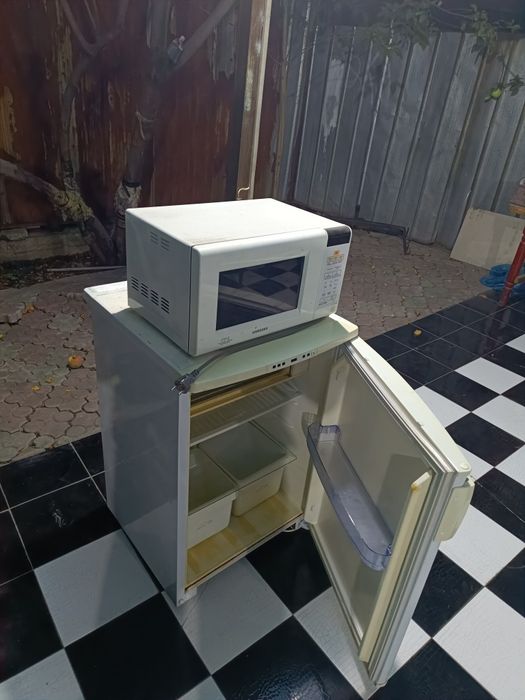 Продам холодильник