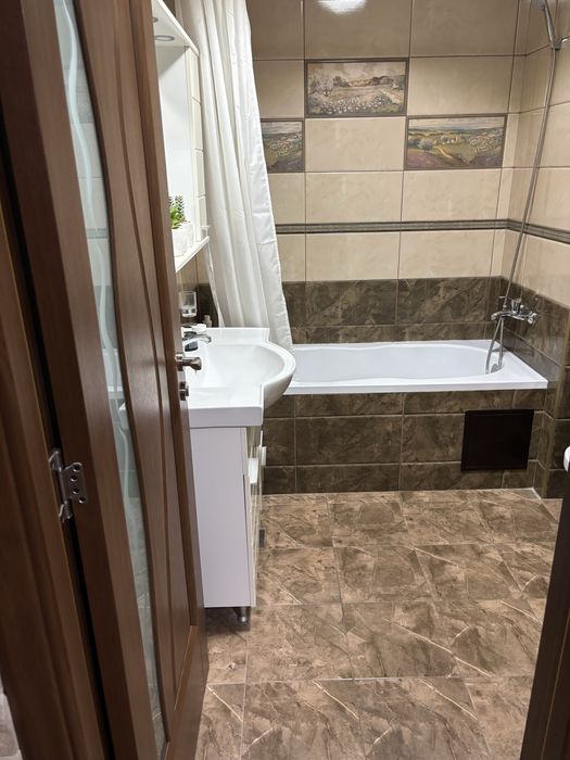 Vand apartament 3 camere