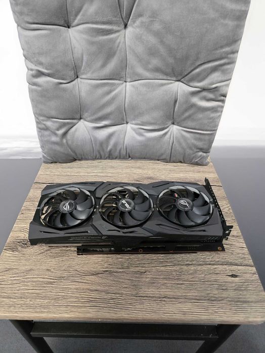 Placă Video ASUS ROG Strix RX 5700 XT 8GB GDDR6 Gaming