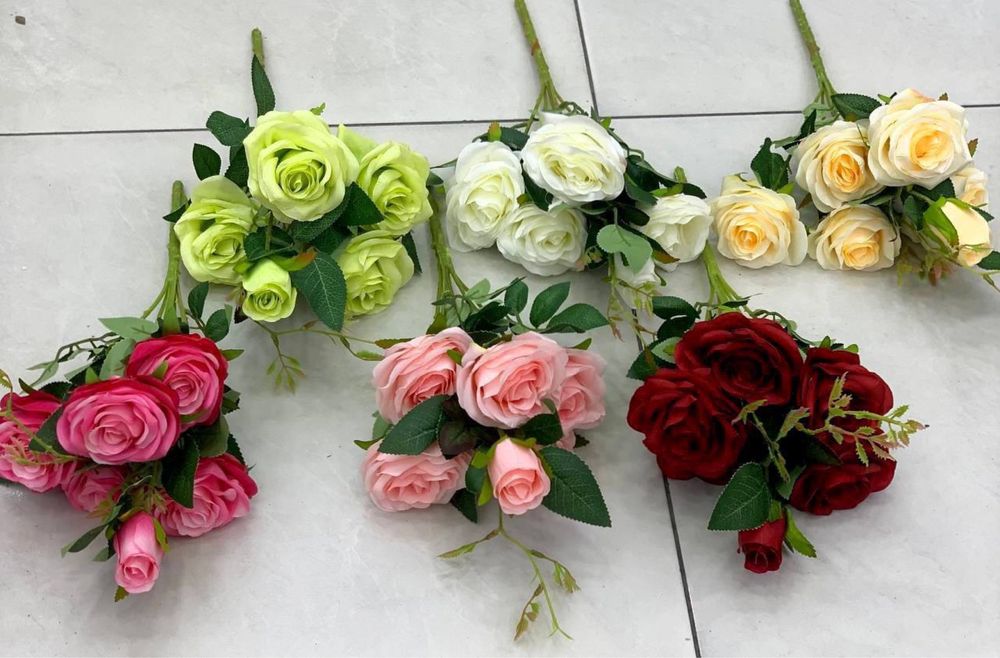 Suniy gulla lola va boshqa gullar