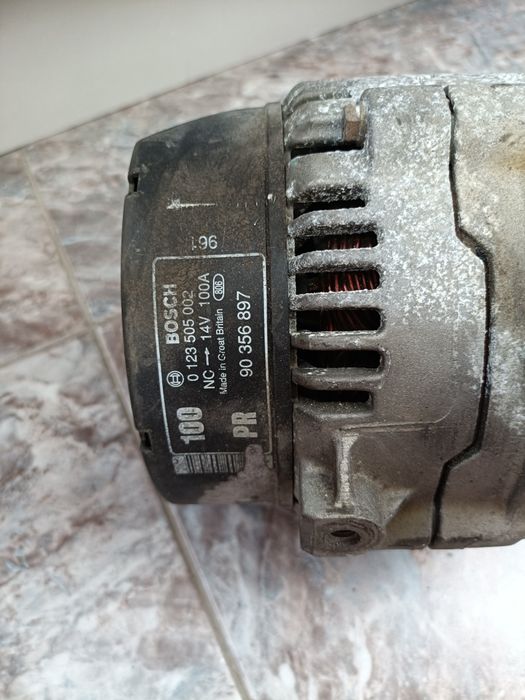 Продам генератор на опел