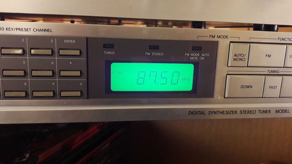 Toshiba ST-S30L vintage tuner