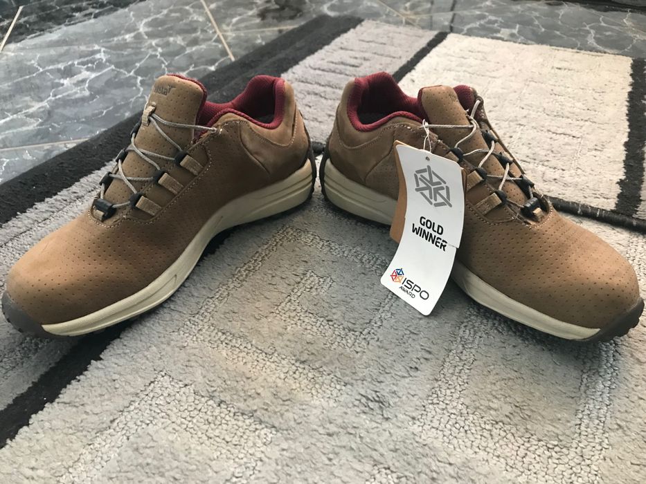 Обувки / маратонки