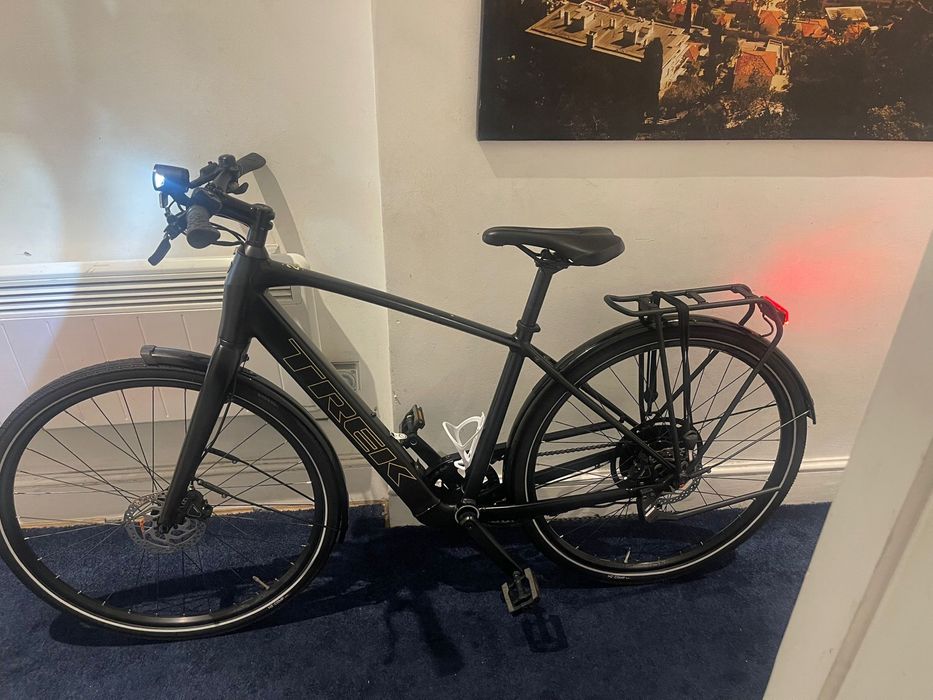 Bicicleta electrica trek FX+ 2 LT 2026 (aproape noua)