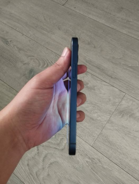 Айфон 12 на 64 Гб синий