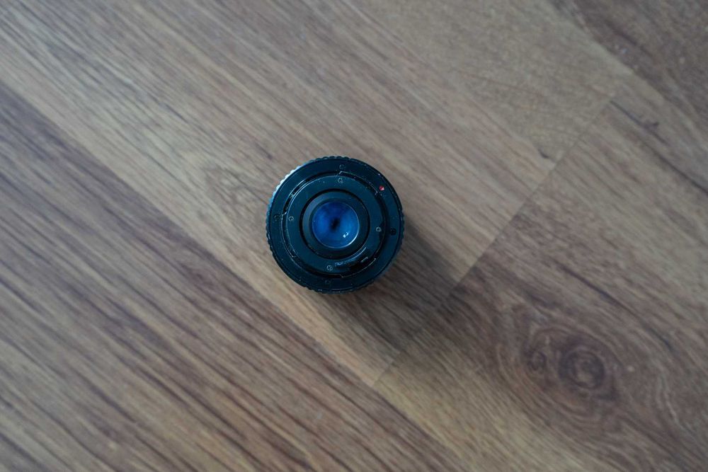 Cosina Cosinon-S 50mm f/2 – плавен фокус и бленда, винтидж Pentax K