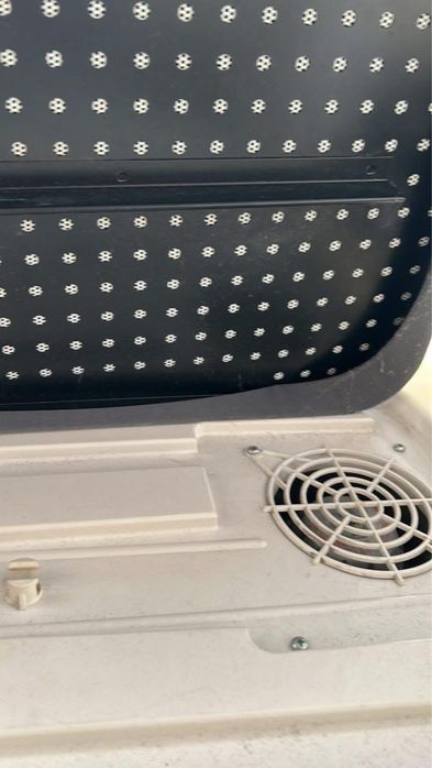 Masa de calcat cu absorbtie ,fier de calcat conectat