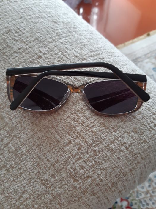 Продаю  солнцезащитные очки