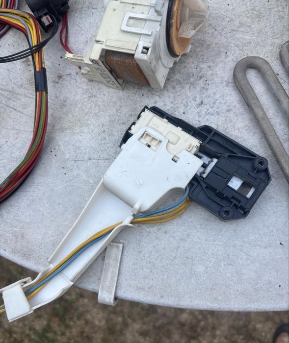 Пералня Ecectrolux EWP 107200 W на части
