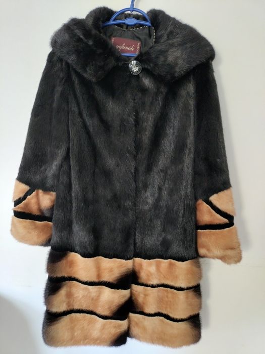 Шуба норковая  .