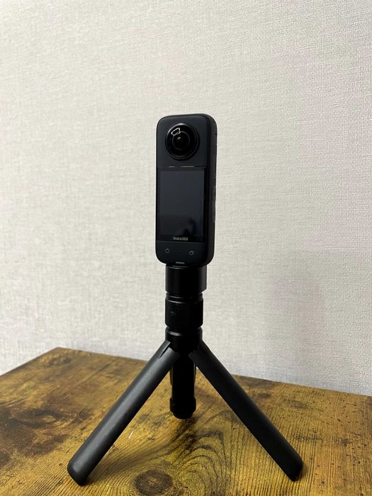 Insta360 x3 + штативы