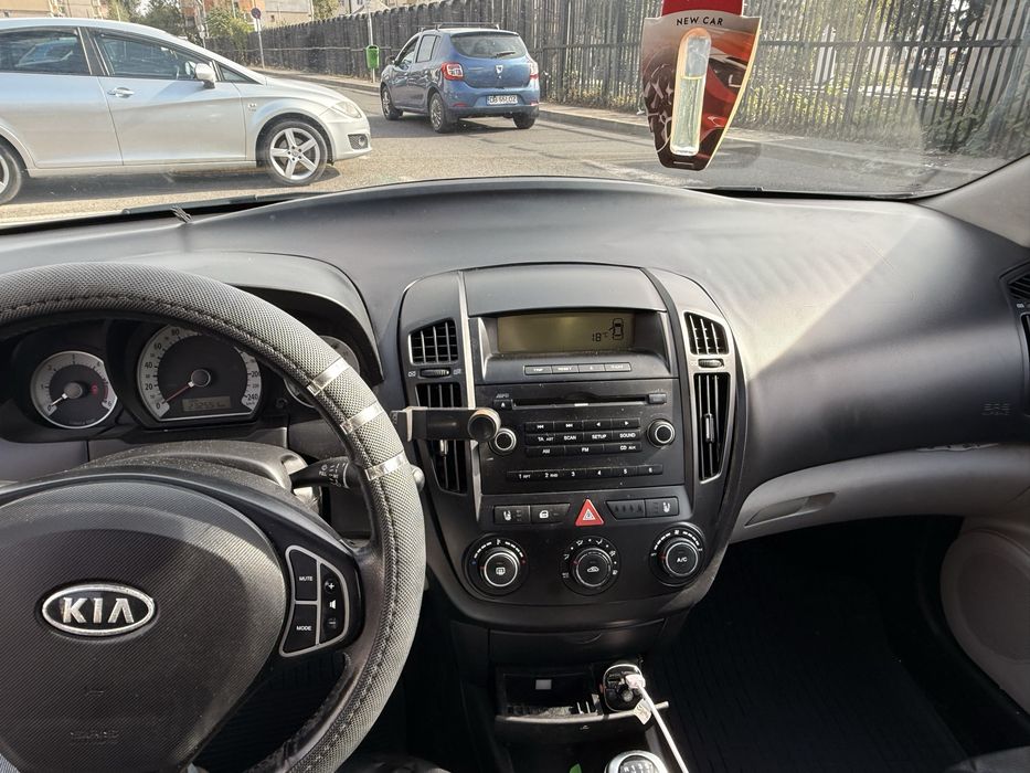 Kia Cee'd 1.6 CRDi – An 2008