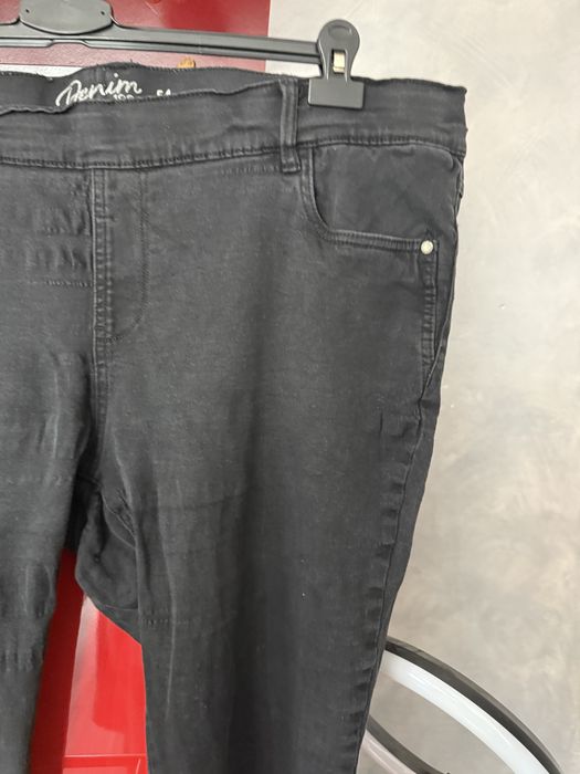 Vand blugi trei sfert  marime mare 30 lei