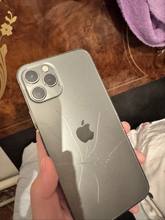 Iphone 12про 256гб 77ёмкость