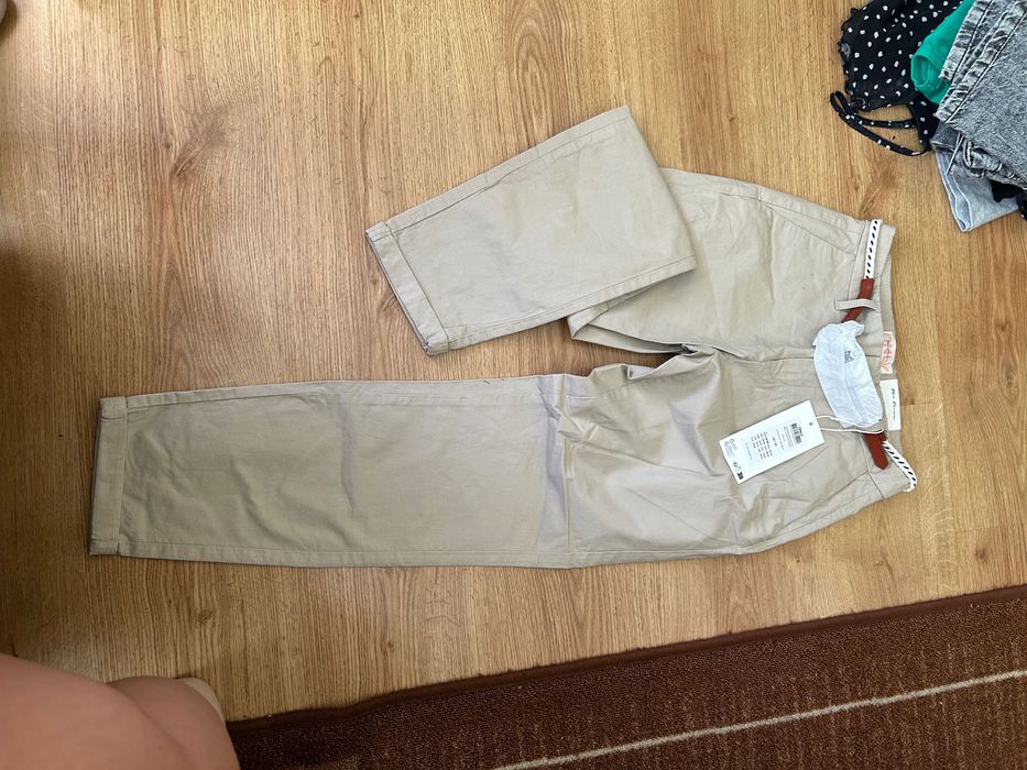 Дамски панталони, пуловер и жилетка размер xs