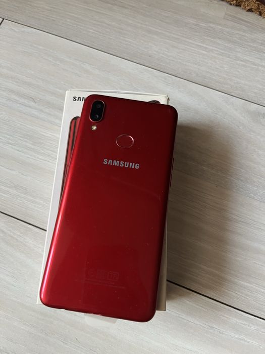 Продам Самсунг А10s в рабочем состояний