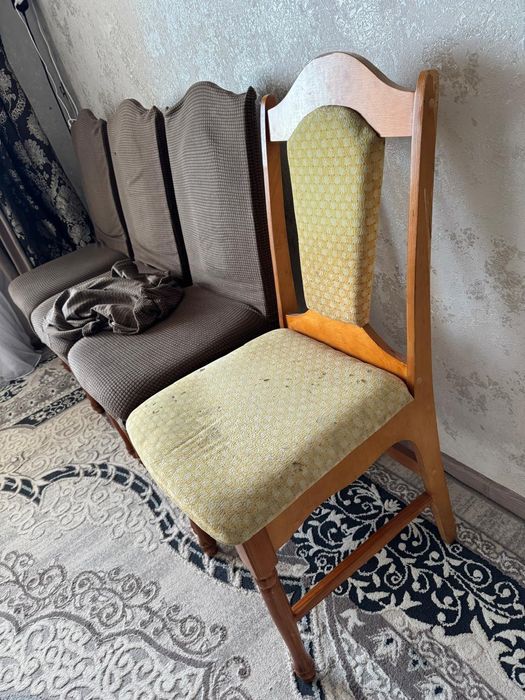 Продам 6 стульев