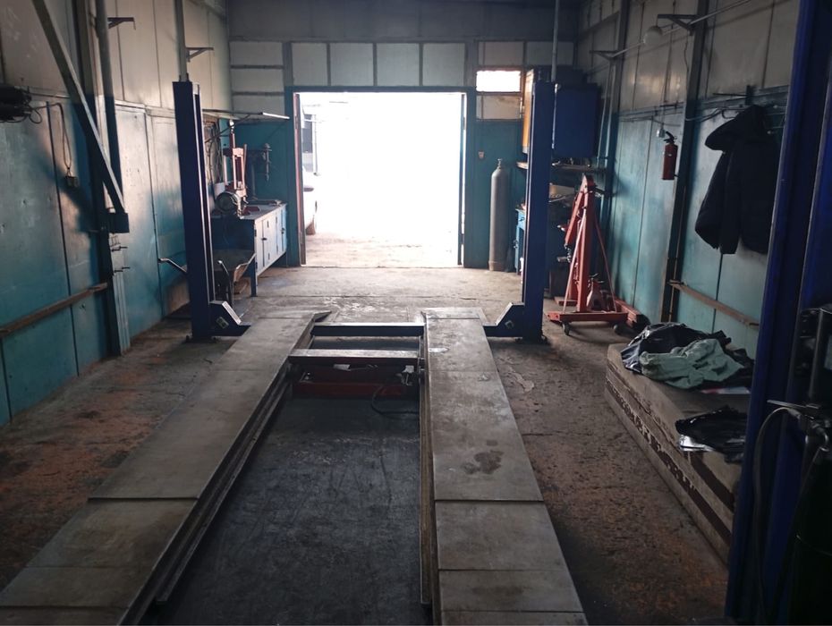 Сто , бокс , подъемник , помещение