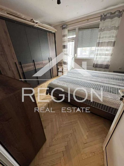 Дава се под наем Тристаен апартамент в Варна, Център - 130 кв.м за 800 € - Снимка #9