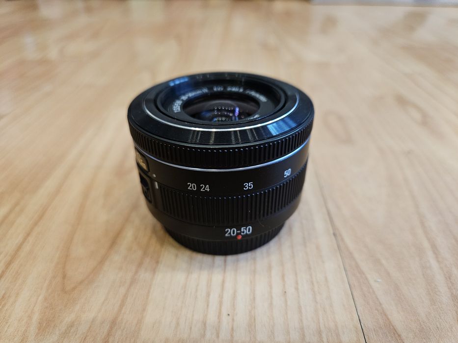 Samsung NX 100+obiective+geanta (mirrorless)