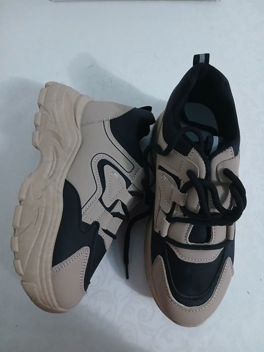 Продам осенью обувь