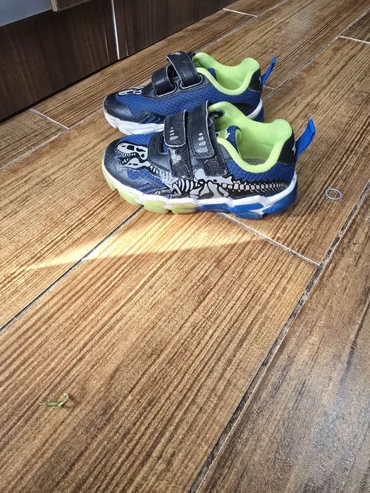 Adidași primigi cu lumini mărimea 25