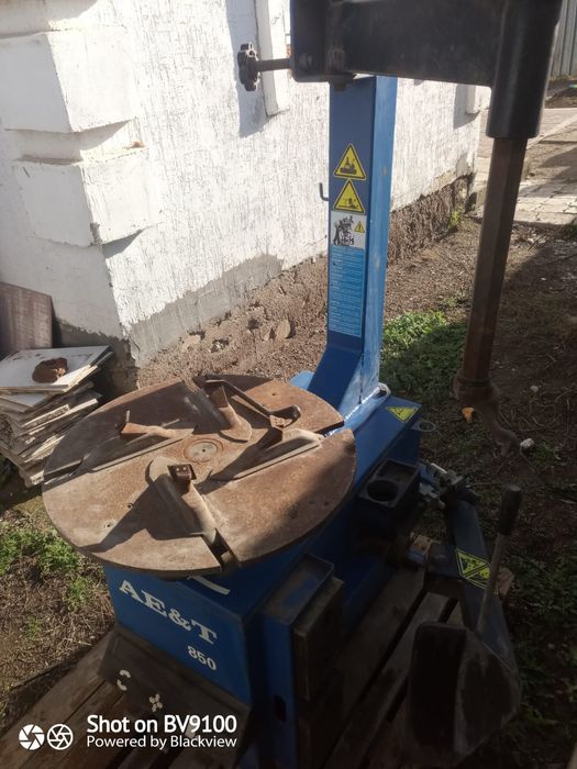 Шиномонтажный стенд