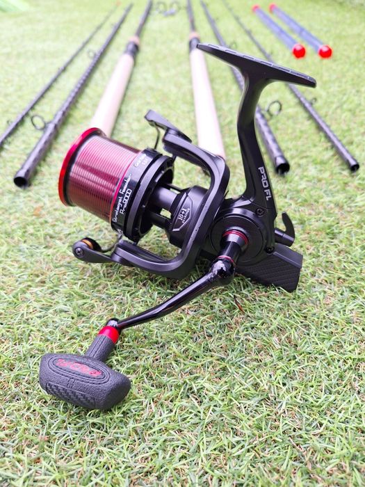 Set 2 2 FL Strategist River Hh 4.20m, 100-200g + 2 Pro Strategist 8000