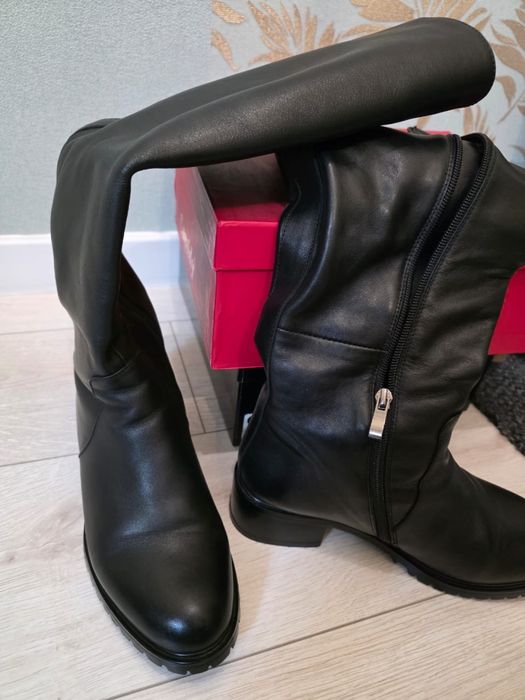 Продам зимние сапоги