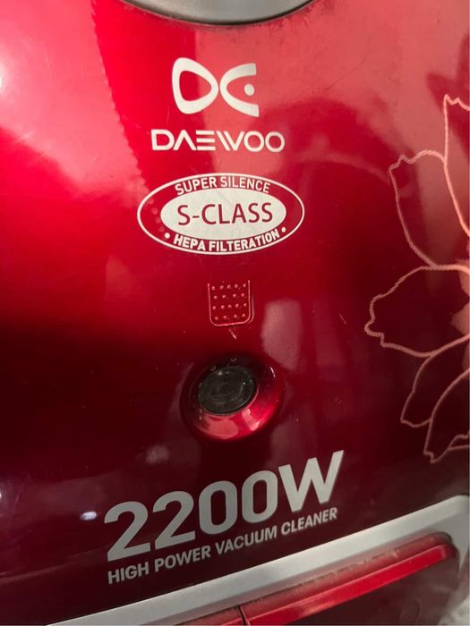 Прахосмукачка Daewoo 2200W – с всички части, HEPA филтър
