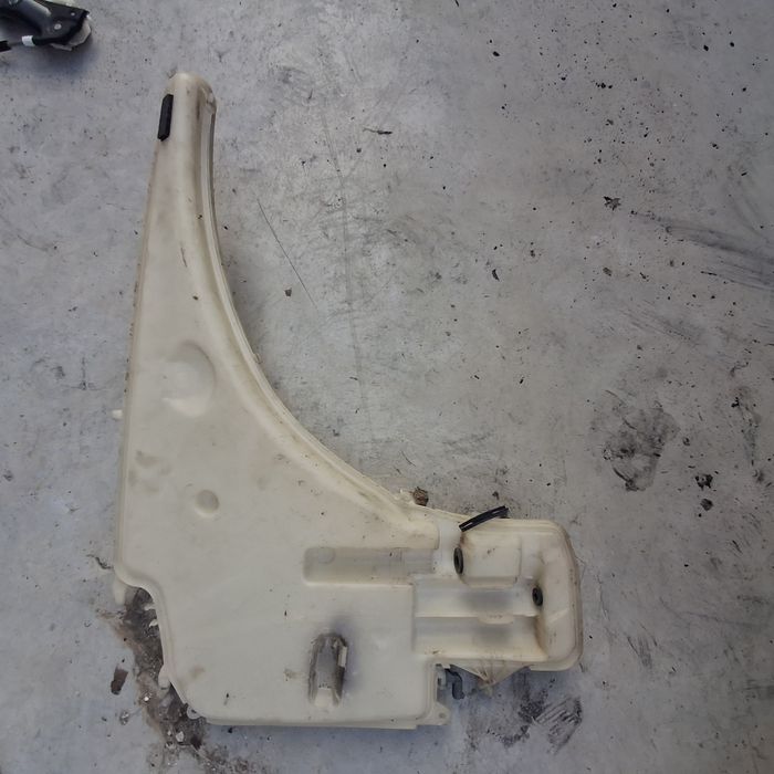 Казанче за чистачки от бмв е90