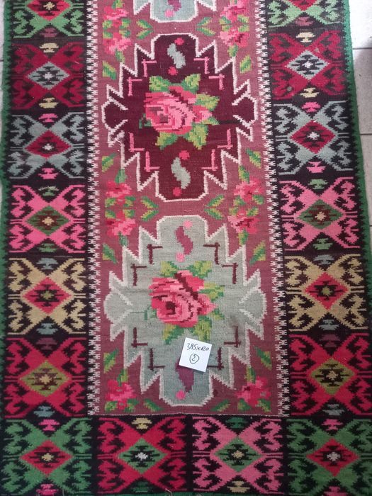 Vând 3 covoare tradiționale vechi lână 2500 lei