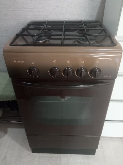 Продам газовую плиту