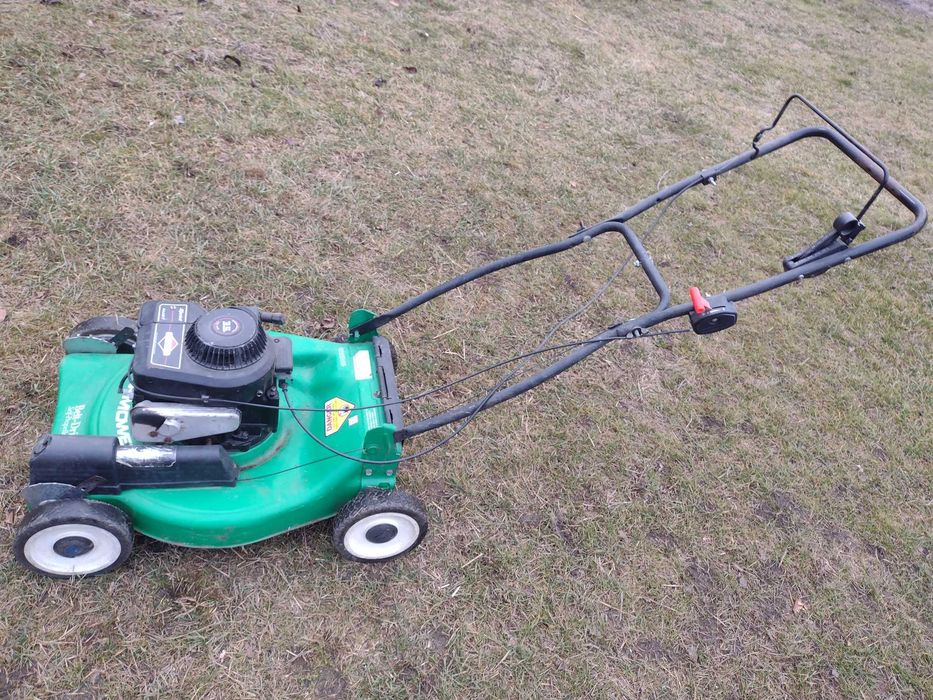 Masina der tuns  cu tractiune briggs&stratton - roti pline