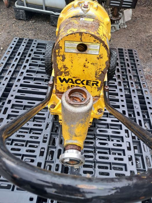 Vând motopompă Wacker