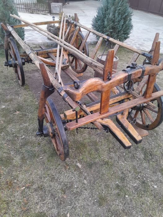 Vând car în stare foarte  bună.