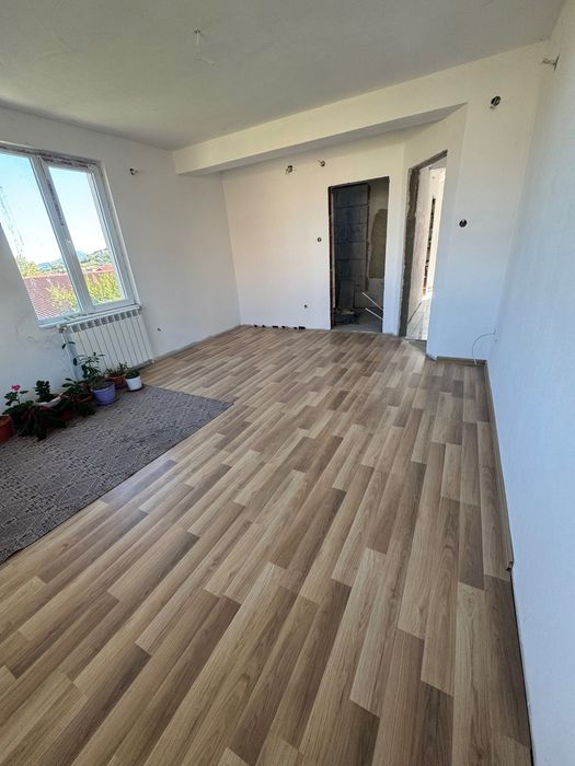 Дава се под наем Къща в с. Брезница, Област Благоевград - 250 кв.м за 688.5 € - Снимка #6