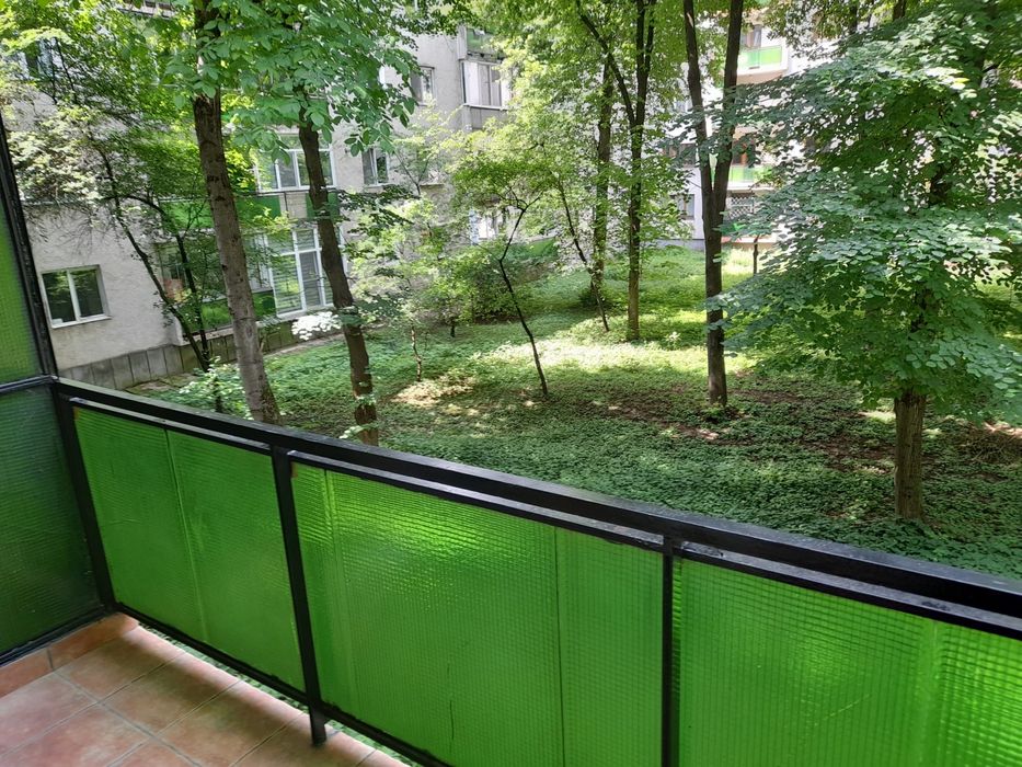 Inchiriez apartament in str. Plopilor