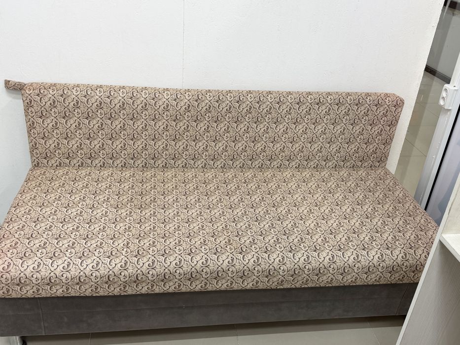 Срочно продается диван