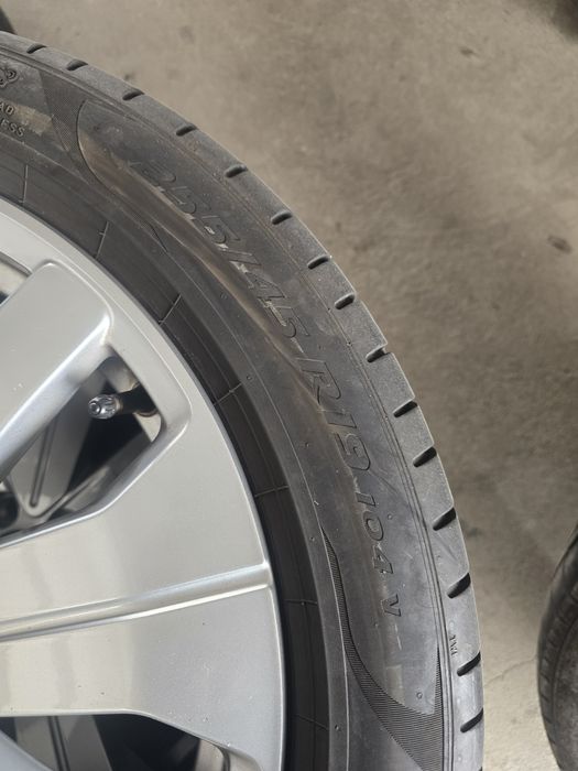 4 Броя 235/50/19 7мм // 255/45/19 6мм Pirelli 24dot