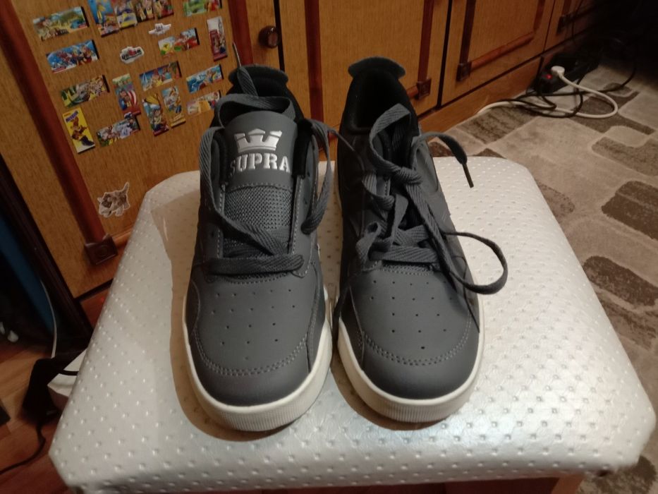 Кроссовки, серые мужские