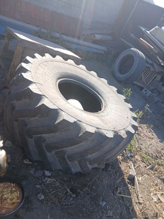 Продам покрышку от К-700