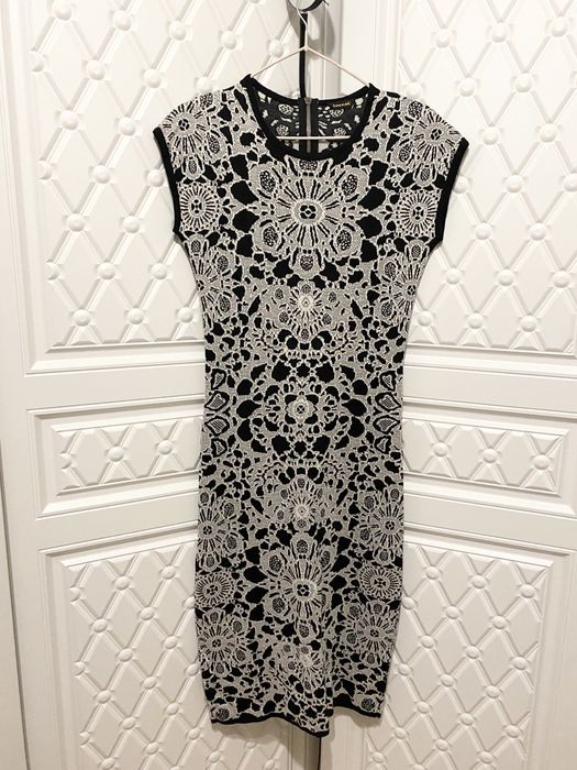 Продам 3 платья за 8000тг