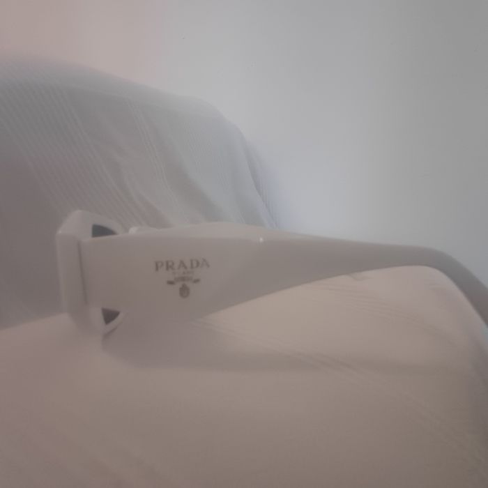 Слънчеви очила Prada
