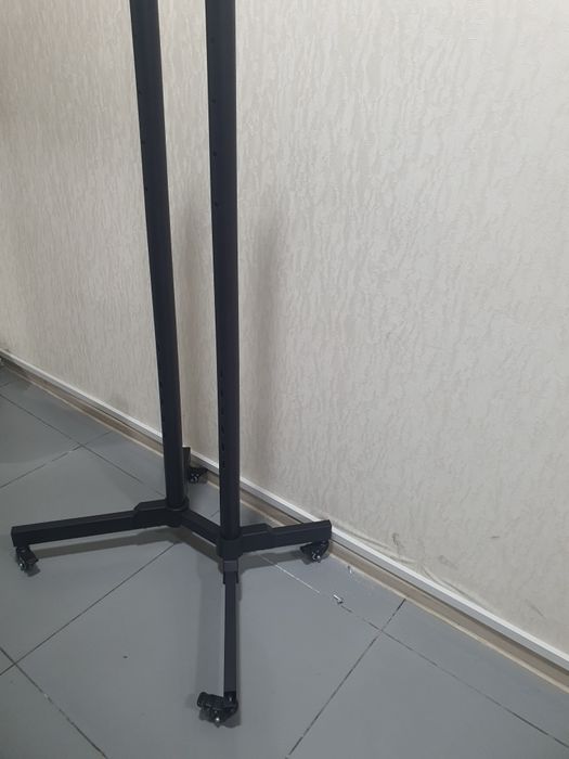 Televizor oyoqlari. Ishlatilgan, ammo yaxshi holatda.